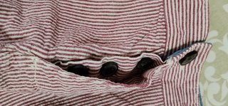 Pantalones cortos a rayas rojos