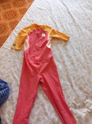 Neopreno infantil con protección solar