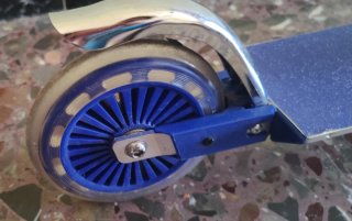 Patinete infantil azul acero