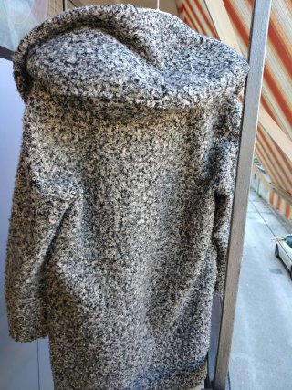 Cappottino Zuiki con cappuccio ampio