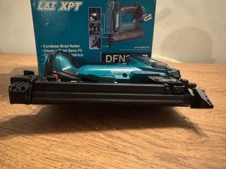 Pregadora Makita 18V DFN350Z