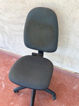 Silla de oficina con ruedas