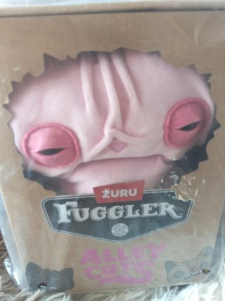 Fuggler gato egipcio rosa