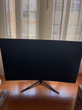 Monitor 24 curvo negro