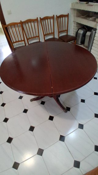 Mesa de comedor extensible de madera