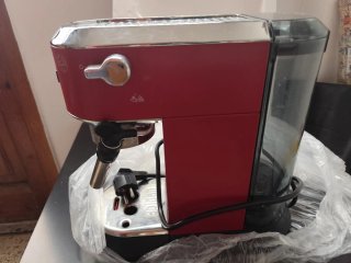 Cafetera DeLonghi Dedica Style Roja