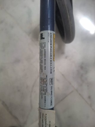 Andador plegable para persona mayor