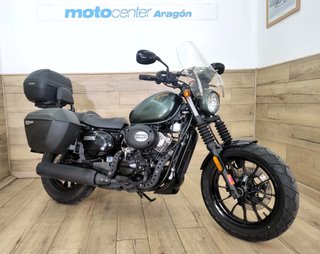 HYOSUNG GV 300 S BOBBER