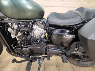 HYOSUNG GV 300 S BOBBER