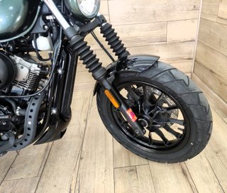 HYOSUNG GV 300 S BOBBER