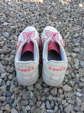 Scarpe da ginnastica bianche e rosa