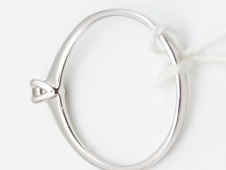 Anello in Oro 18k Bianco con Diamante Centrale