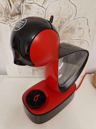 Cafetera Dolce Gusto Roja y Negra