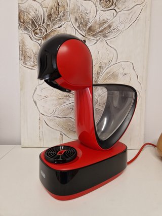 Cafetera Dolce Gusto Roja y Negra