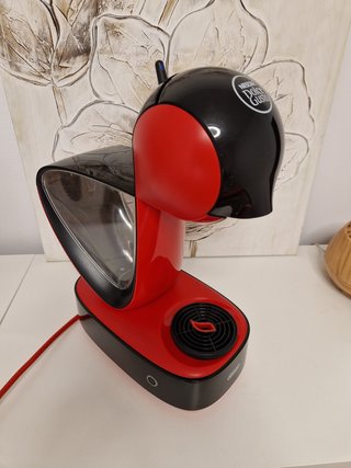 Cafetera Dolce Gusto Roja y Negra