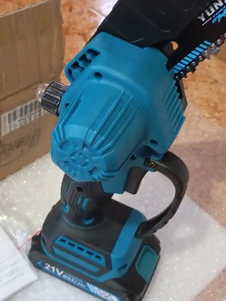 MOTOSIERRA ELÉCTRICA DE 6 PULGADAS Y 21 VOLTIOS