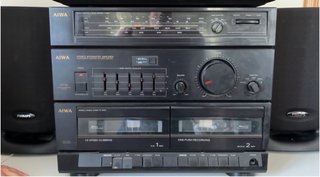 Equipo Música AIWA: Tocadiscos, Radio y Cassette.