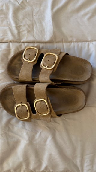 Sandalias Bershka plataforma hebillas beige