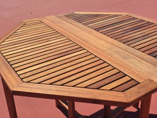 Mesa de teca octogonal exterior