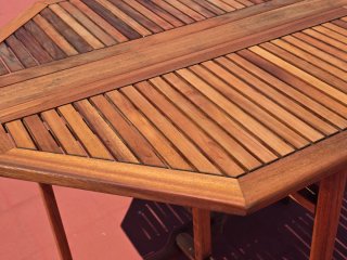 Mesa de teca octogonal exterior