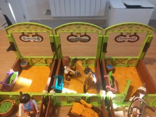 Playmobil Spirit - establos, caballos y muñecas
