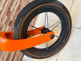 Bicicleta sin pedales naranja