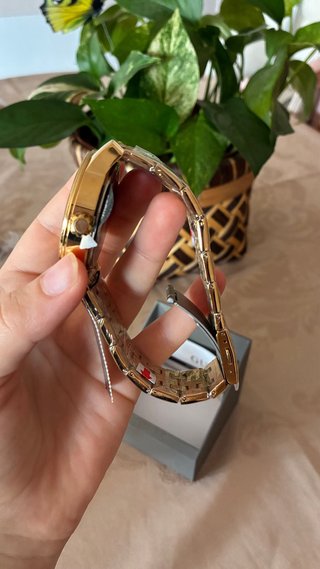 Reloj Guess Dorado y Verde