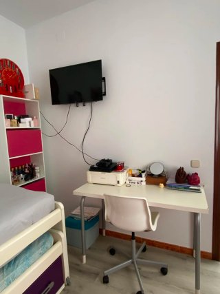 Armario juvenil fucsia