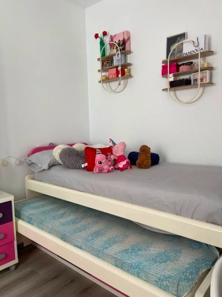 Armario juvenil fucsia