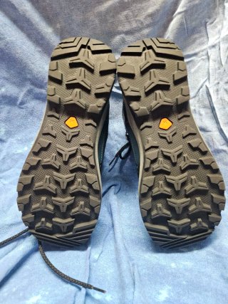 Scarpe trekking Quechua MH100 WTP