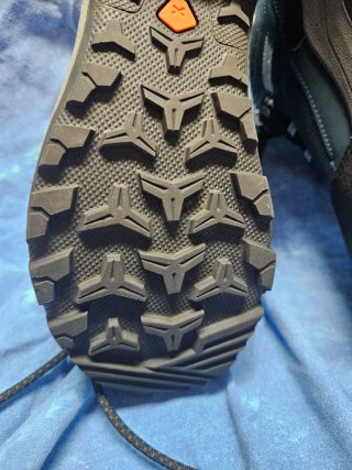 Scarpe trekking Quechua MH100 WTP
