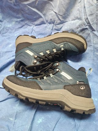 Scarpe trekking Quechua MH100 WTP