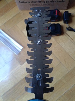 Tagliasiepi Elettrico 24V con Batteria e Caricatore