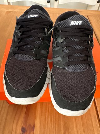 Zapatillas Nike Negras y Blancas