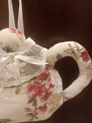 Teiera decorativa in stoffa floreale