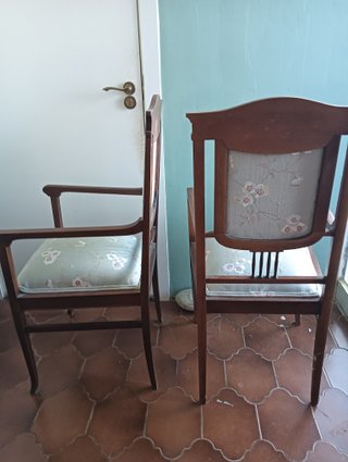 Pareja de sillas antiguas de madera