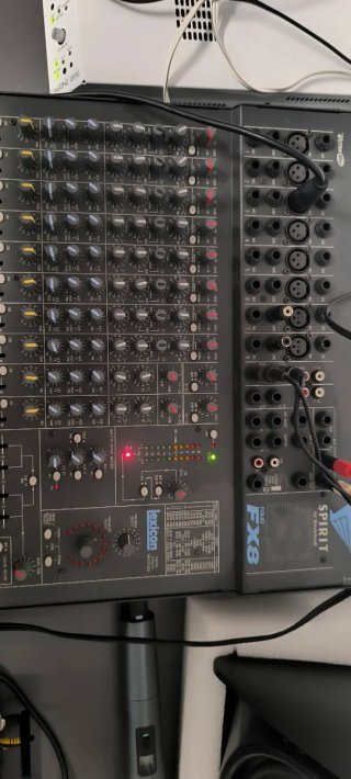 Mesa de Mezclas SoundCraft Spirit FX8