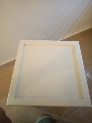 Mesa auxiliar estilo colonial blanca