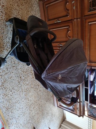 Carro de bebé Joie plegable