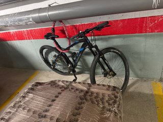 Vendo una bicicleta y un sofan