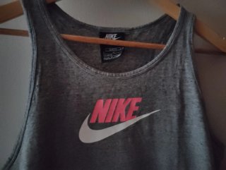 Camiseta sin mangas Nike gris