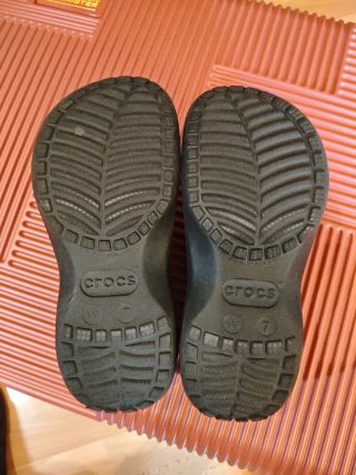 Zuecos Crocs Classic Negros T37-38