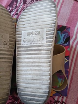 Sandalias Melissa Plataforma Beige y Blanca