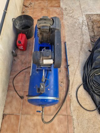 Compresor de aire azul