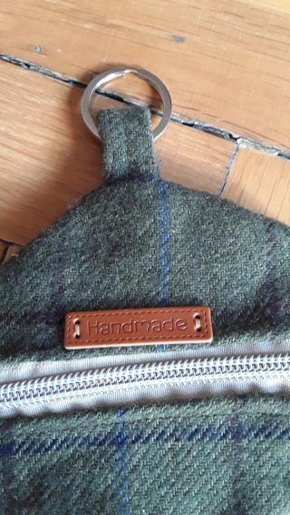 Monedero de tela estilo escocés