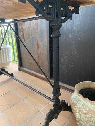 Mesa antigua de mármol y hierro para jardín