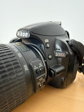 Nikon D3100 + 3 objetivos + accesorios