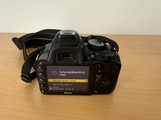 Nikon D3100 + 3 objetivos + accesorios