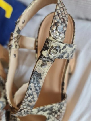 Cuñas Guess Talla 38