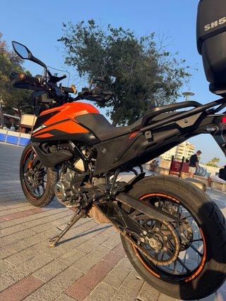 KTM 390 Adventure Negra y Naranja